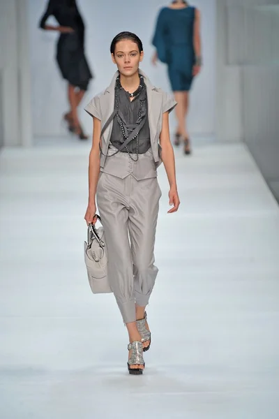 Look 26